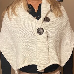 Lulu-B White Buttoned Women's Poncho